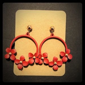 Red Flower Shaped Round Hoops